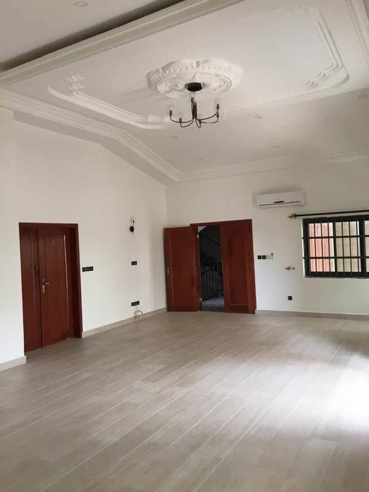 Résidence entrée personnelle à louer à Cotonou Haie-Vive