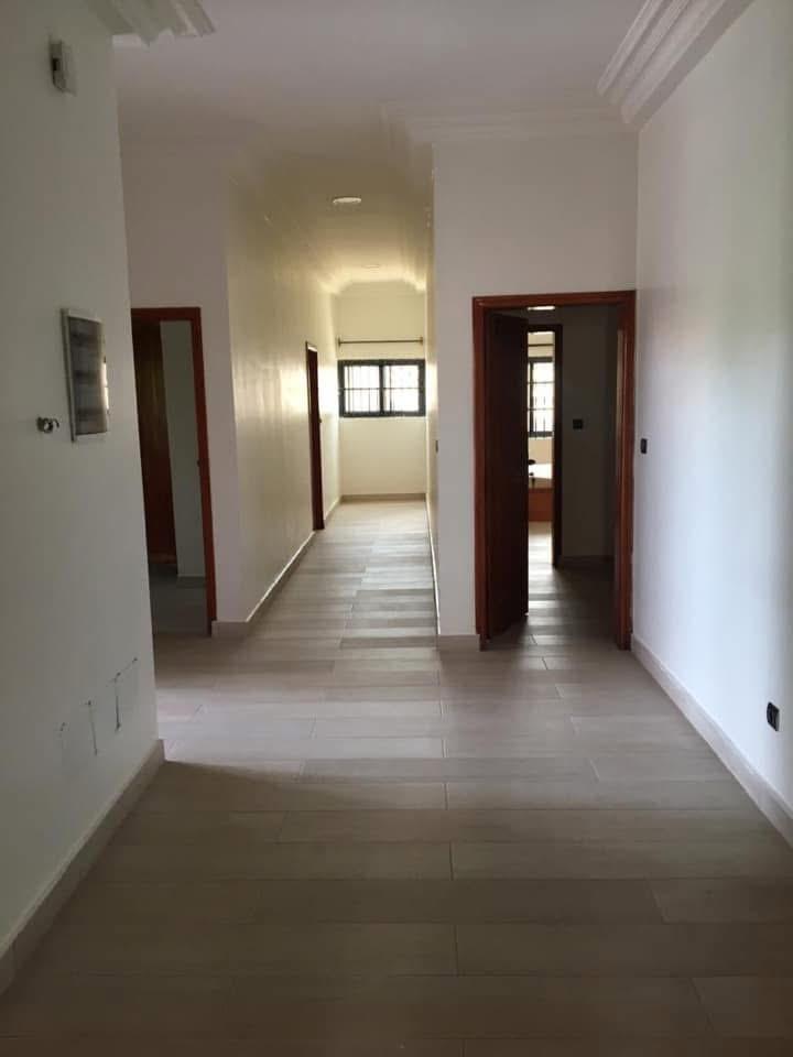 Résidence entrée personnelle à louer à Cotonou Haie-Vive