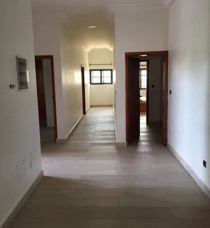 Résidence entrée personnelle à louer à Cotonou Haie-Vive