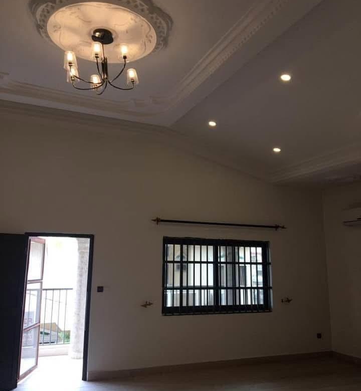 Résidence entrée personnelle à louer à Cotonou Haie-Vive