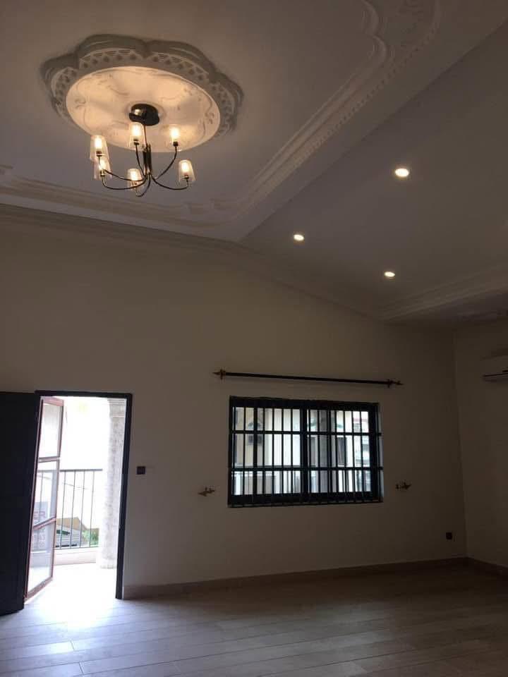 Résidence entrée personnelle à louer à Cotonou Haie-Vive