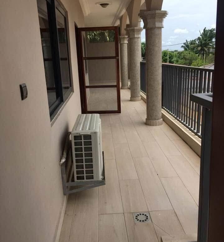 Résidence entrée personnelle à louer à Cotonou Haie-Vive