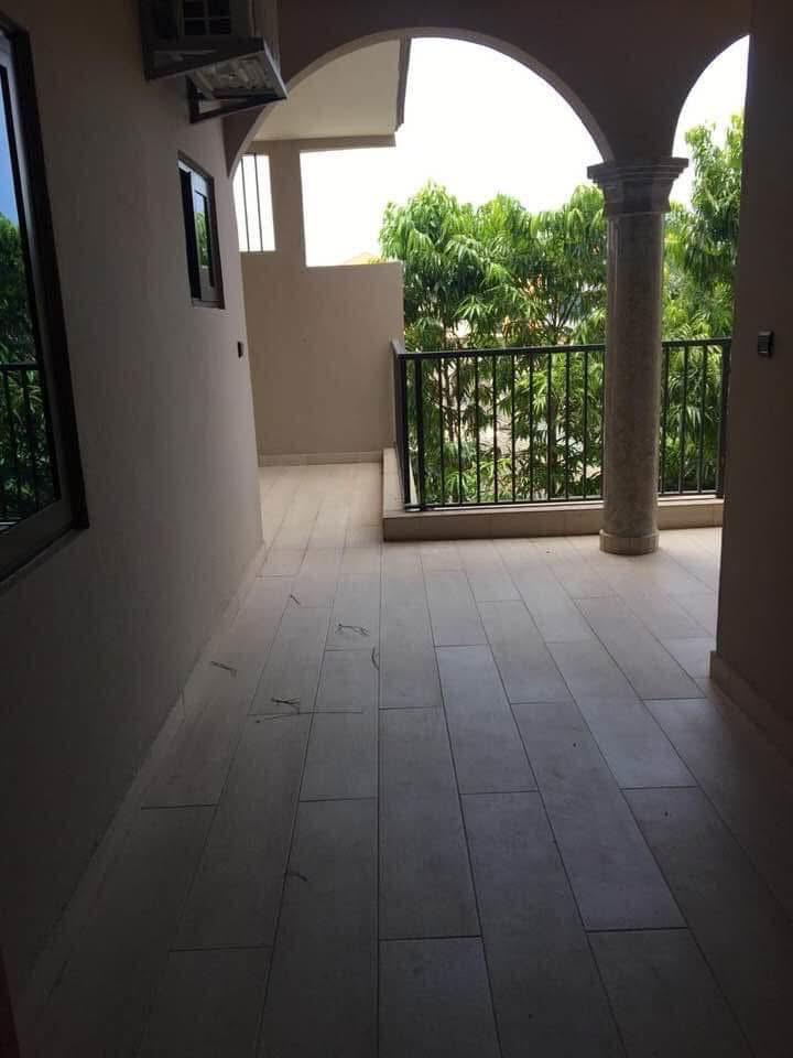 Résidence entrée personnelle à louer à Cotonou Haie-Vive