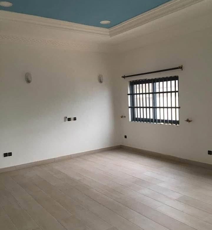 Résidence entrée personnelle à louer à Cotonou Haie-Vive