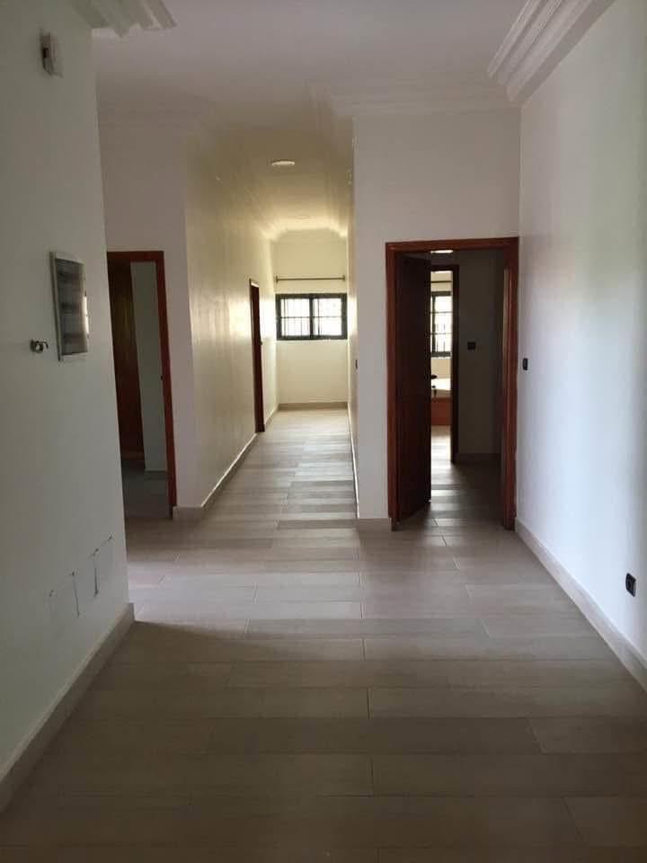 Résidence entrée personnelle à louer à Cotonou Haie-Vive