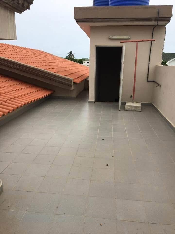 Résidence entrée personnelle à louer à Cotonou Haie-Vive