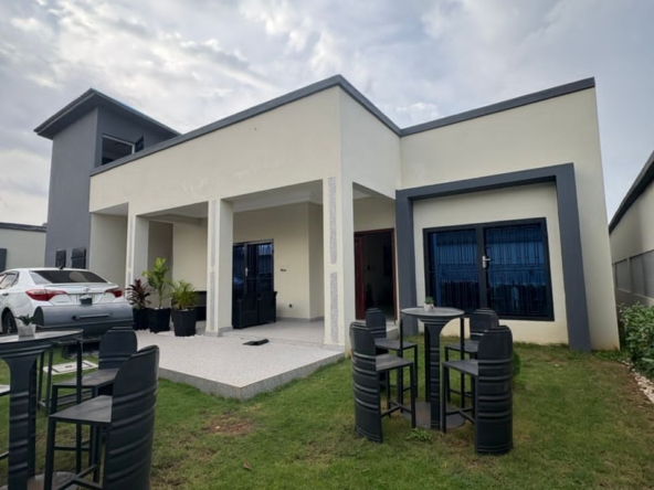 Villa R+1 meublée à vendre à Abomey-Calavi Zoundja