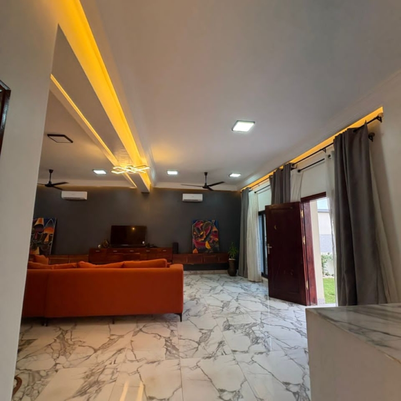 Villa R+1 meublée à vendre à Abomey-Calavi Zoundja