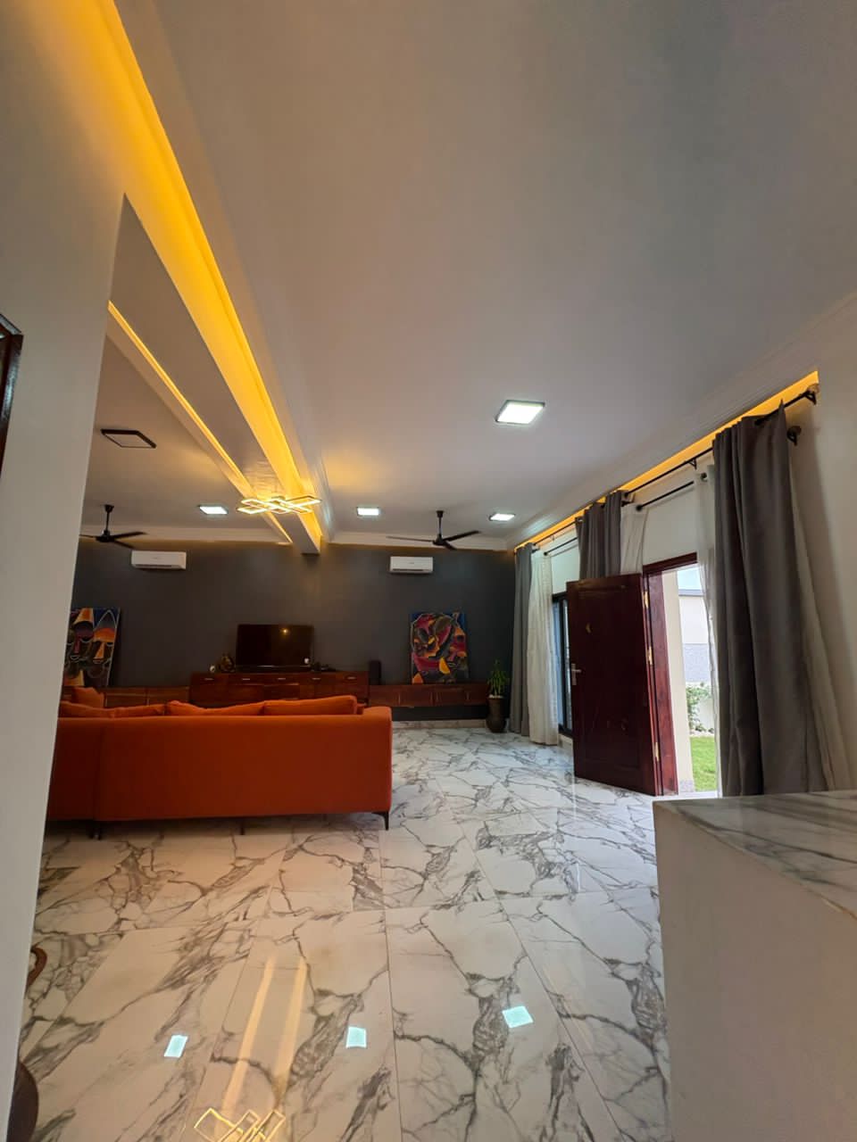 Villa R+1 meublée à vendre à Abomey-Calavi Zoundja