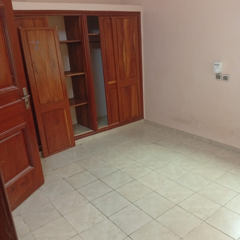 Villa R+2 à louer à Abomey-Calavi Bidossessi