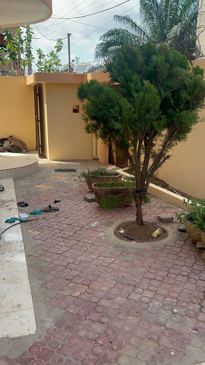 Villa R+2 à louer à Abomey-Calavi Bidossessi