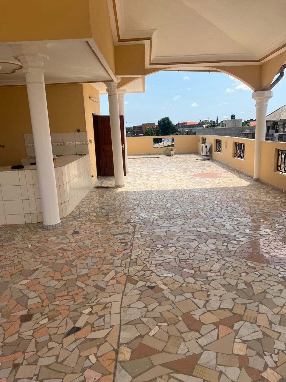 Villa R+2 à louer à Abomey-Calavi Bidossessi