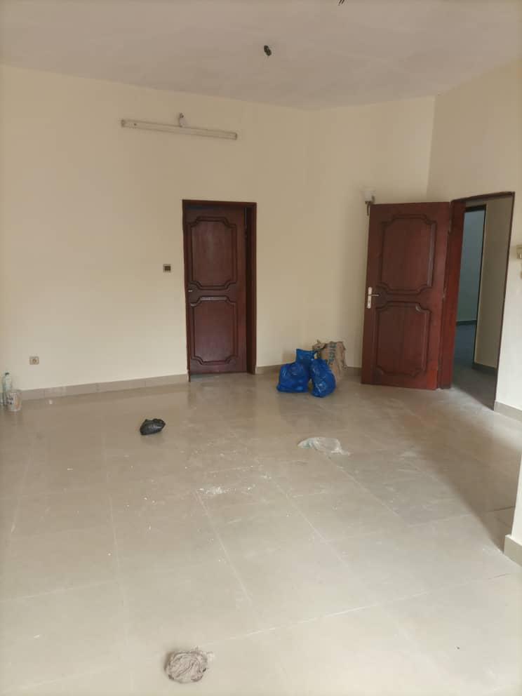 Villa R+2 à louer à Abomey-Calavi Bidossessi