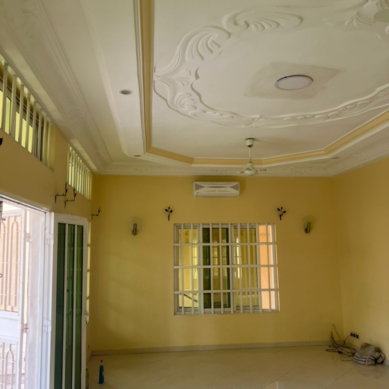 Villa R+2 à louer à Abomey-Calavi Bidossessi