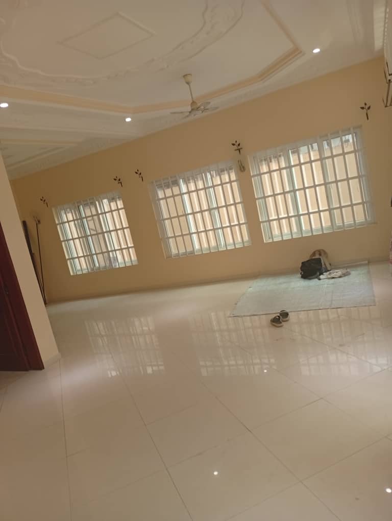 Villa R+2 à louer à Abomey-Calavi Bidossessi