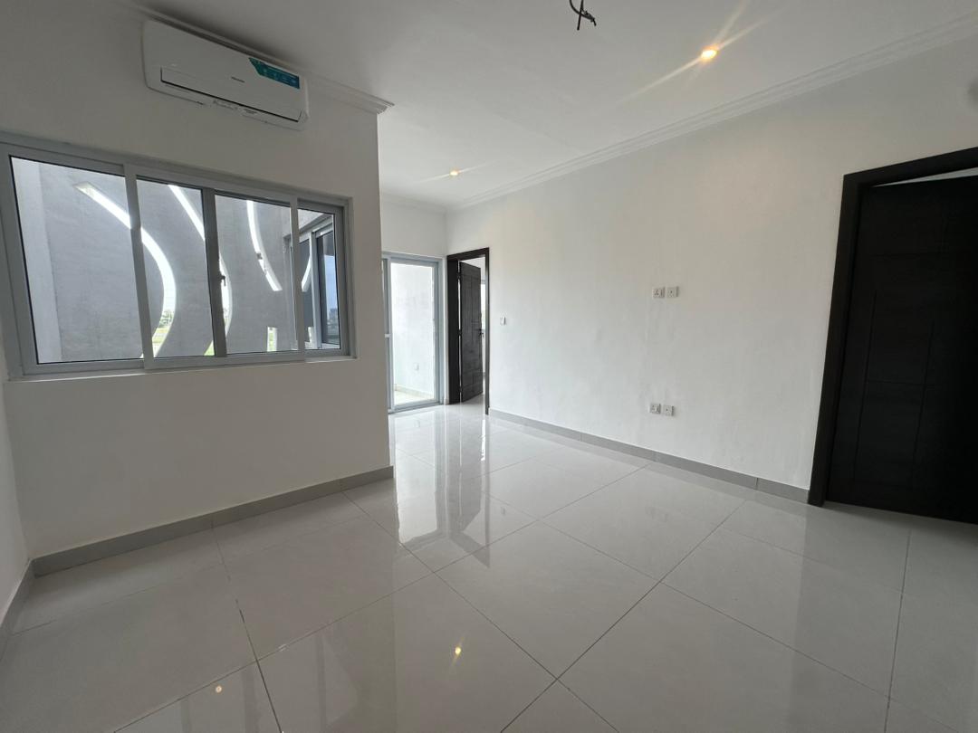 Villa R+2 à vendre à Cotonou Akpakpa CENSAD