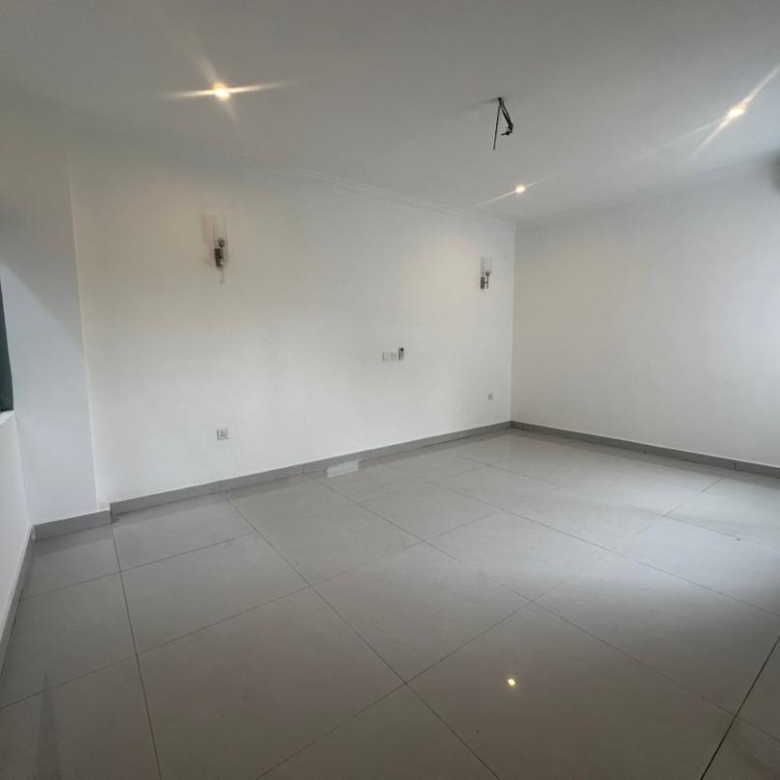 Villa R+2 à vendre à Cotonou Akpakpa CENSAD