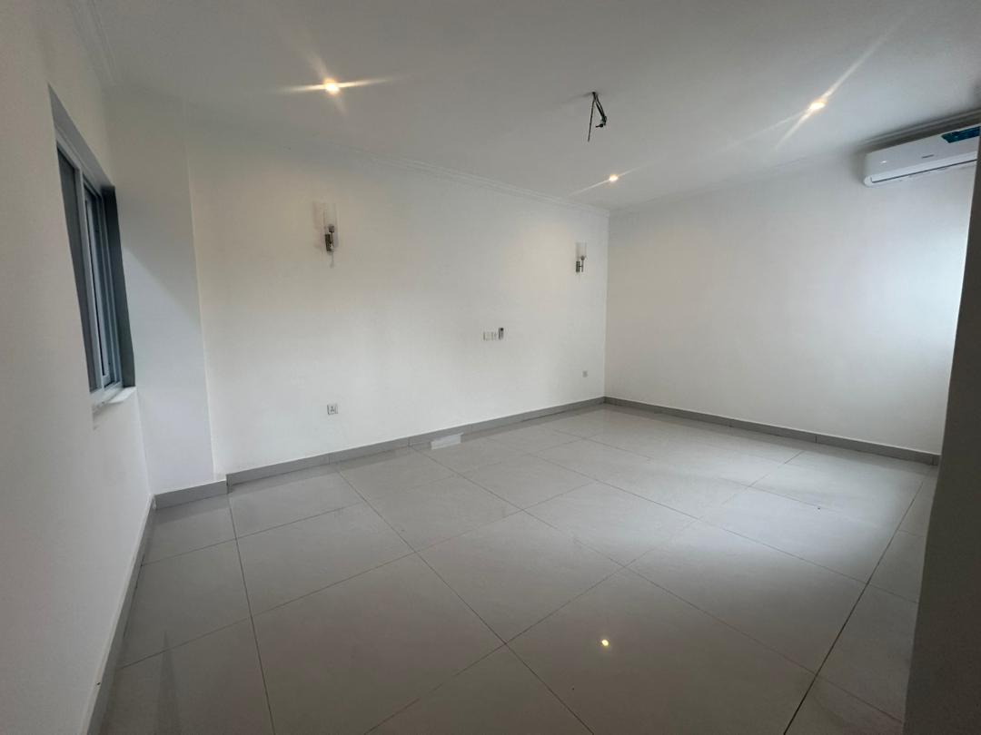 Villa R+2 à vendre à Cotonou Akpakpa CENSAD