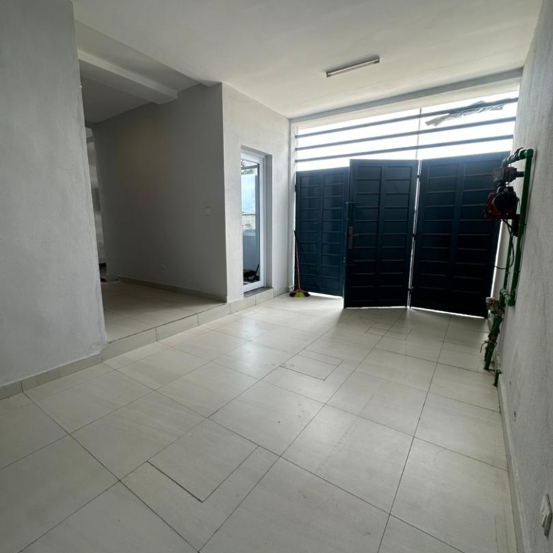 Villa R+2 à vendre à Cotonou Akpakpa CENSAD