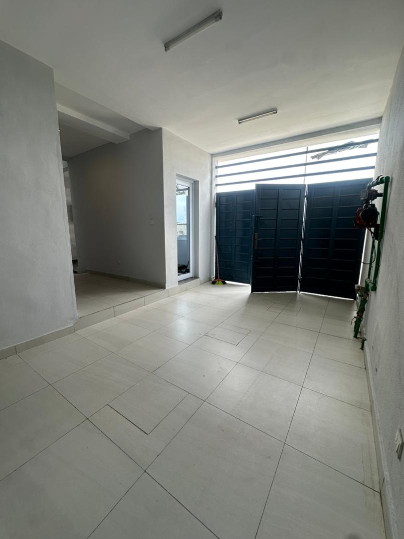 Villa R+2 à vendre à Cotonou Akpakpa CENSAD