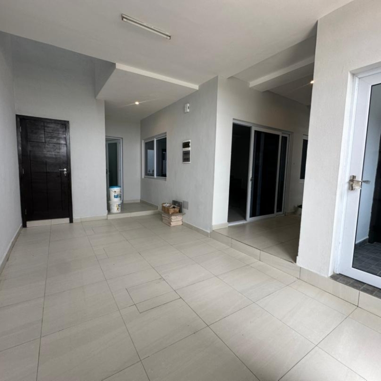 Villa R+2 à vendre à Cotonou Akpakpa CENSAD