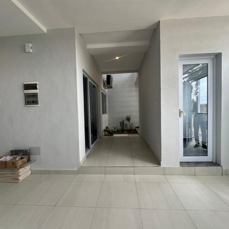 Villa R+2 à vendre à Cotonou Akpakpa CENSAD