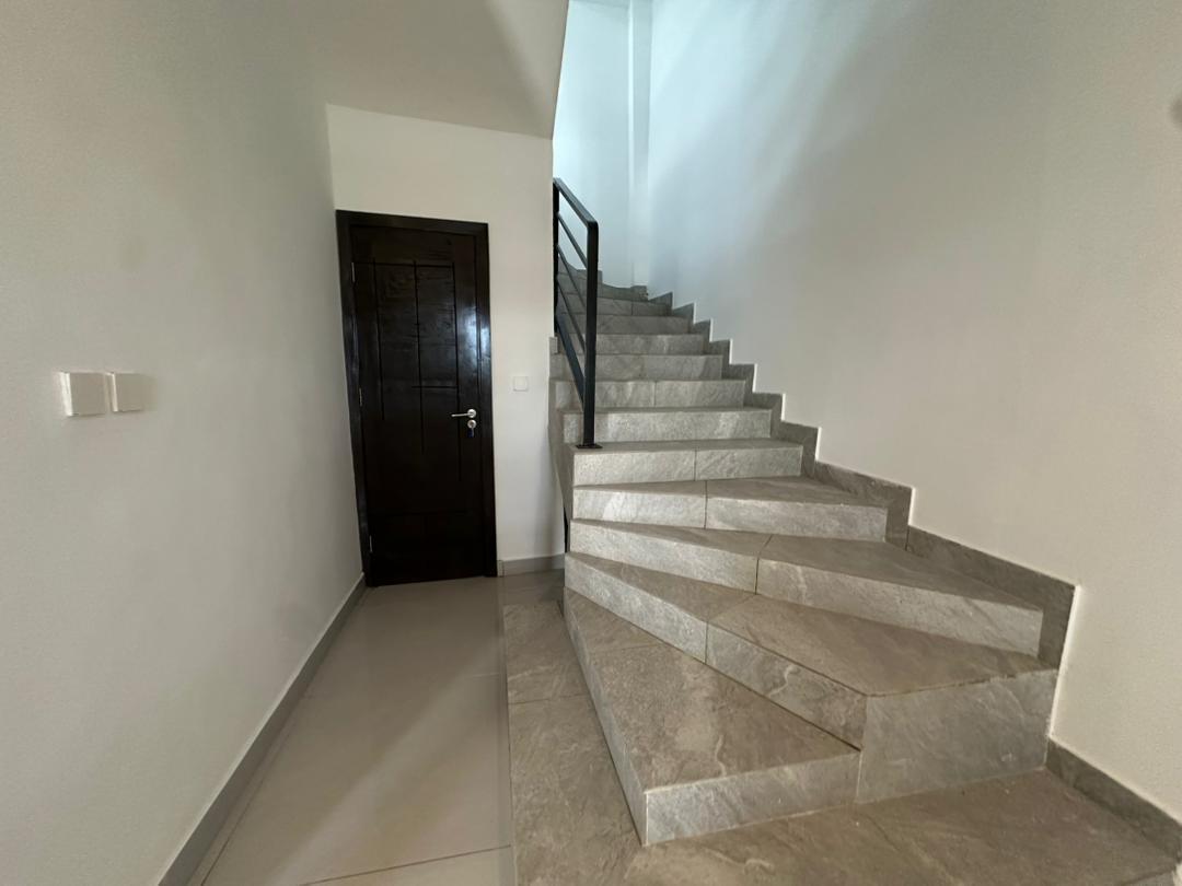 Villa R+2 à vendre à Cotonou Akpakpa CENSAD