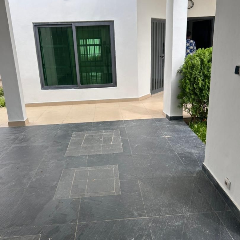 Villa à louer à Cotonou Erevan