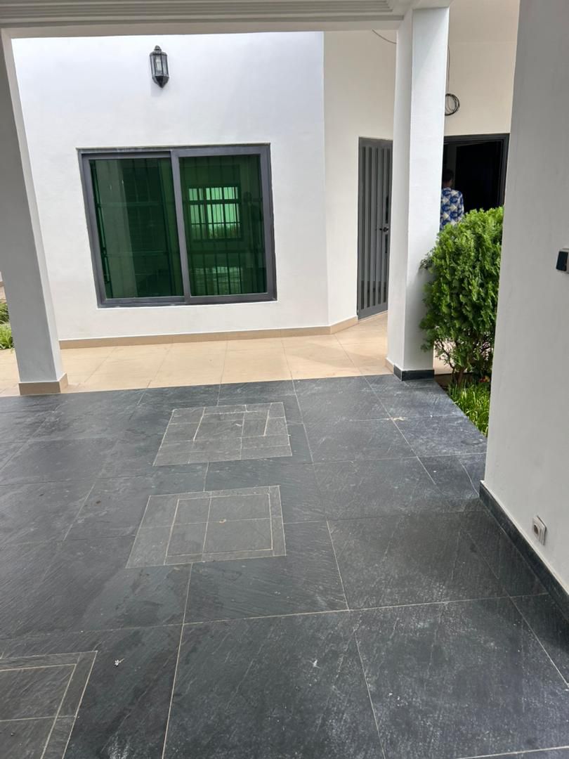 Villa à louer à Cotonou Erevan