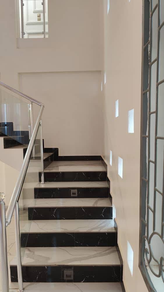 Villa haut standing avec piscine à vendre à Abomey-Calavi