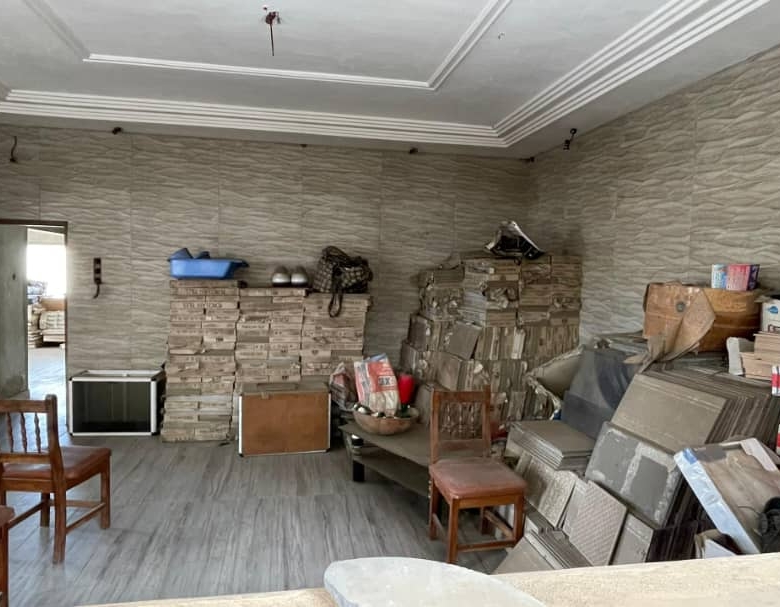 Villa inachevée de huit pièces à vendre à Cotonou Akpakpa CENSAD