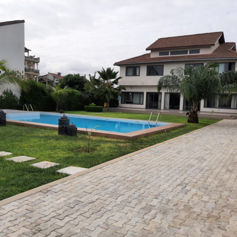 Villa meublé à louer à Cotonou Fidjrossè plage