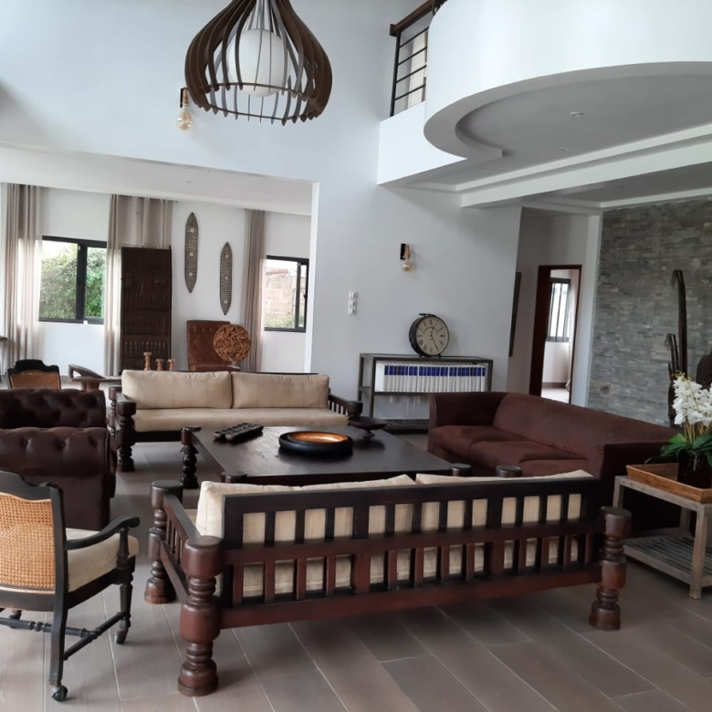 Villa meublé à louer à Cotonou Fidjrossè plage