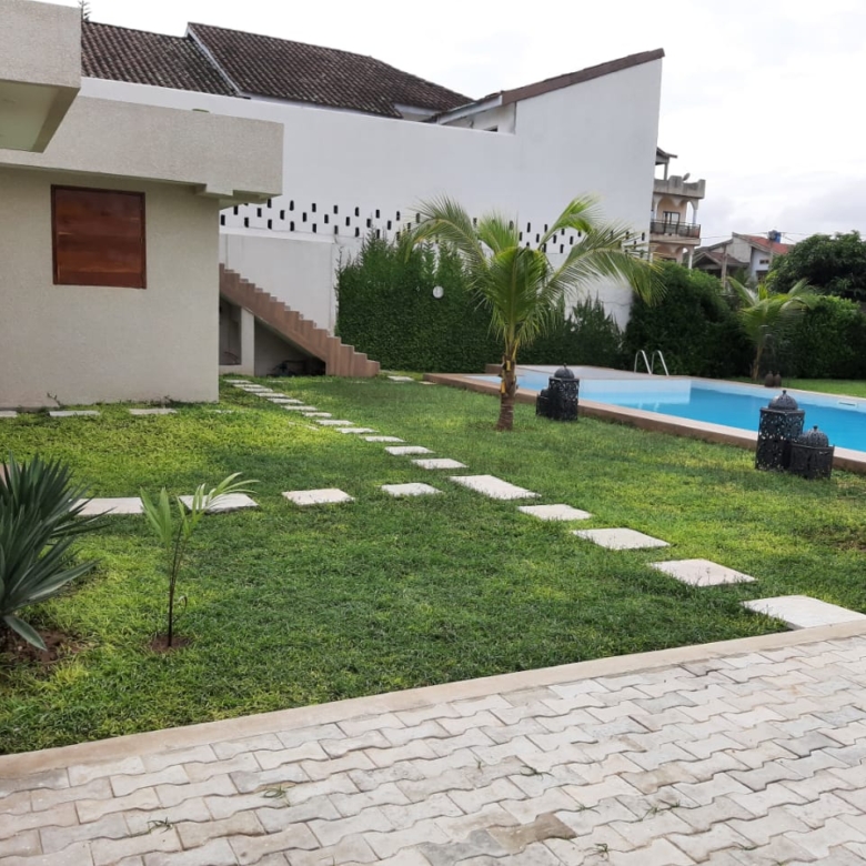 Villa meublé à louer à Cotonou Fidjrossè plage