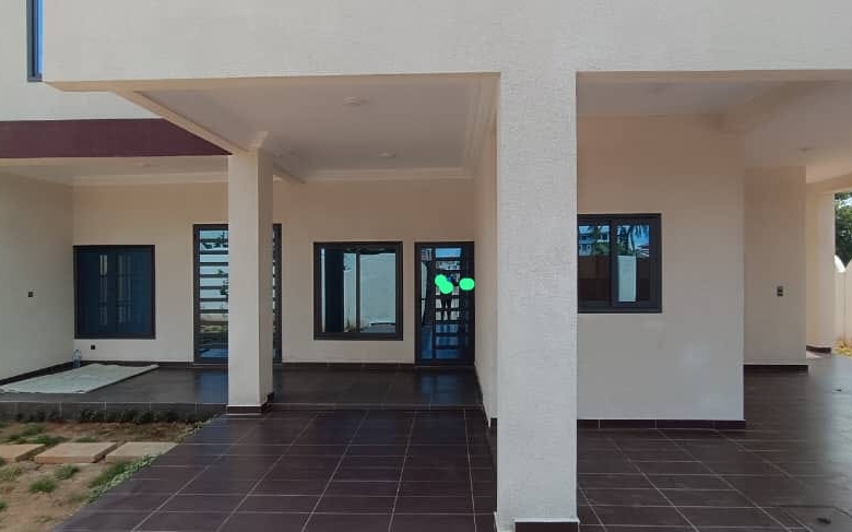 Villa nouvelle construction à vendre à Cotonou Akpakpa CENSAD