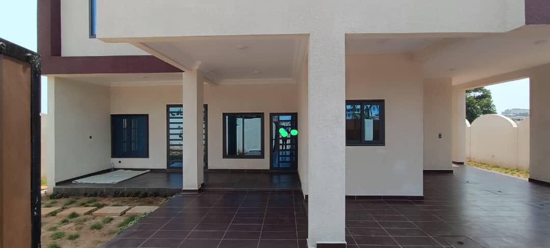 Villa nouvelle construction à vendre à Cotonou Akpakpa CENSAD