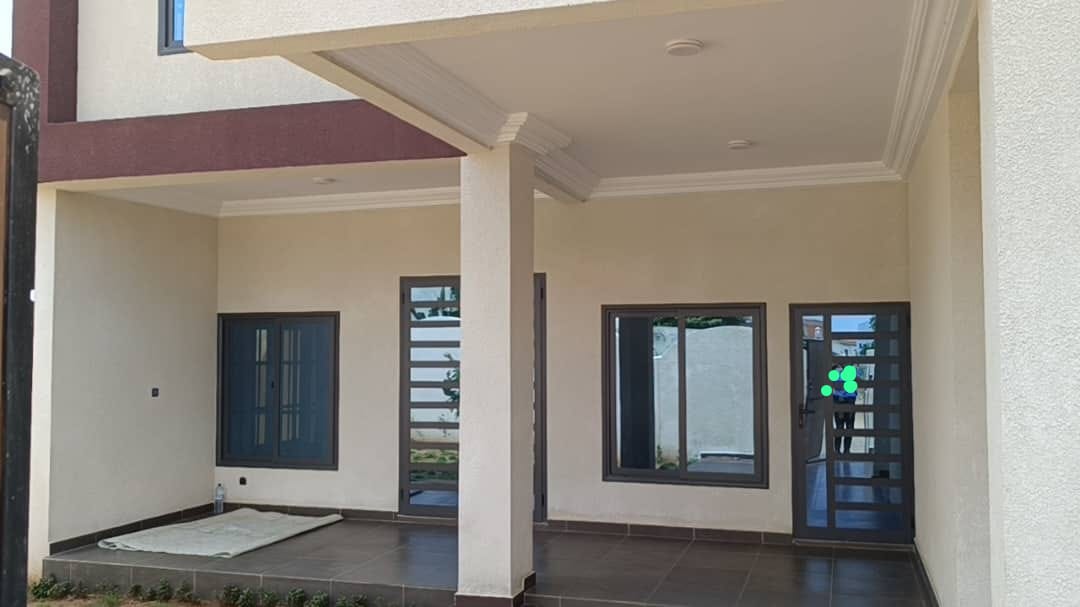 Villa nouvelle construction à vendre à Cotonou Akpakpa CENSAD