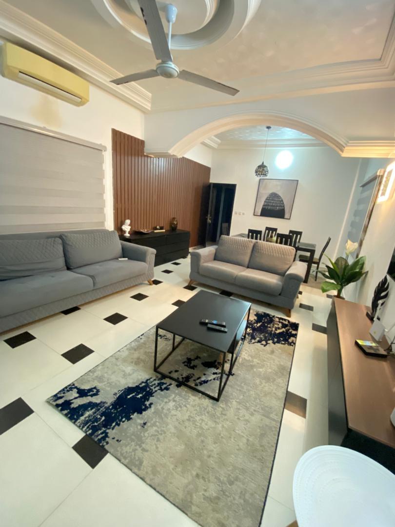 Appartement entrée personnelle meublée à louer à Cotonou Fidjrossè