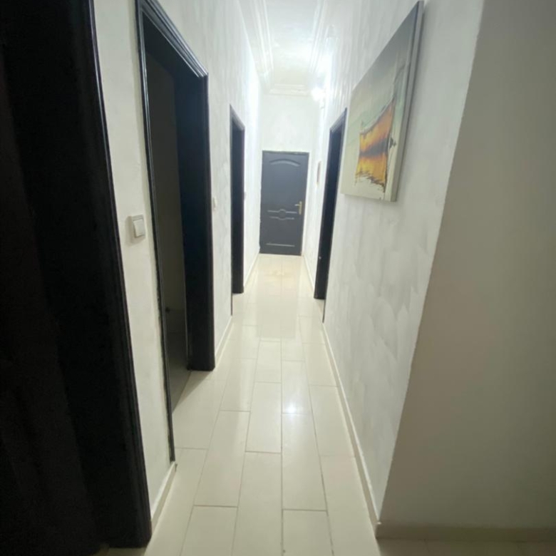 Appartement entrée personnelle meublée à louer à Cotonou Fidjrossè