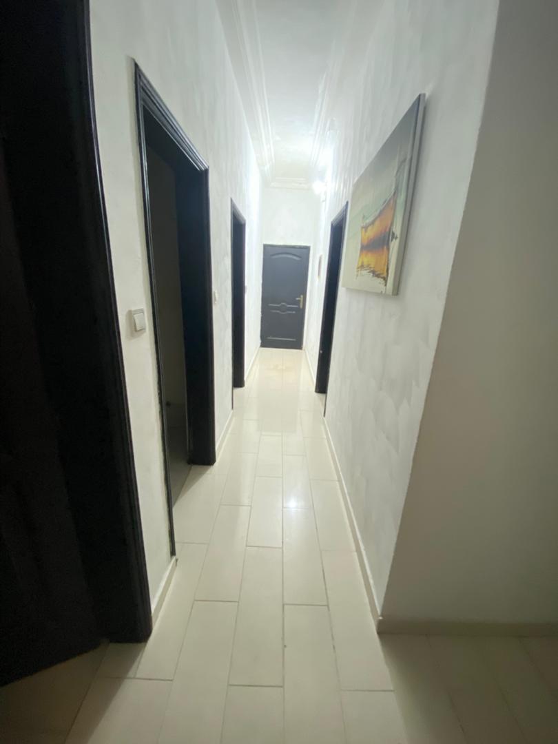 Appartement entrée personnelle meublée à louer à Cotonou Fidjrossè