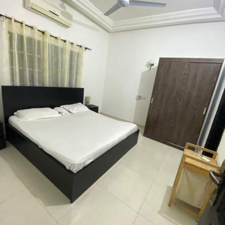 Appartement entrée personnelle meublée à louer à Cotonou Fidjrossè