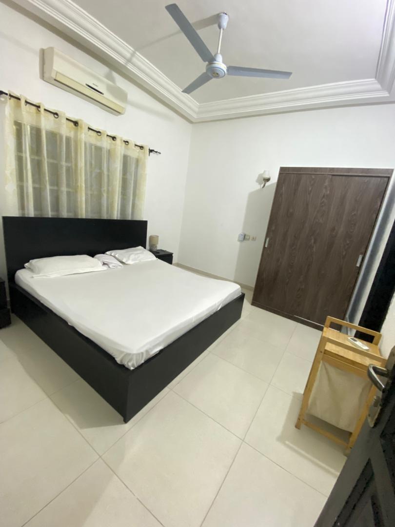 Appartement entrée personnelle meublée à louer à Cotonou Fidjrossè