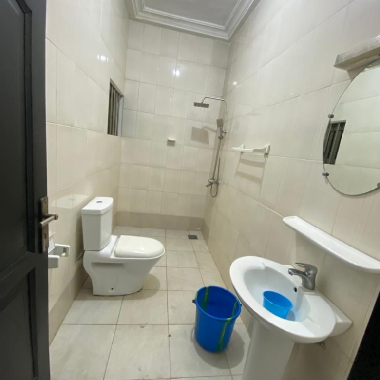 Appartement entrée personnelle meublée à louer à Cotonou Fidjrossè