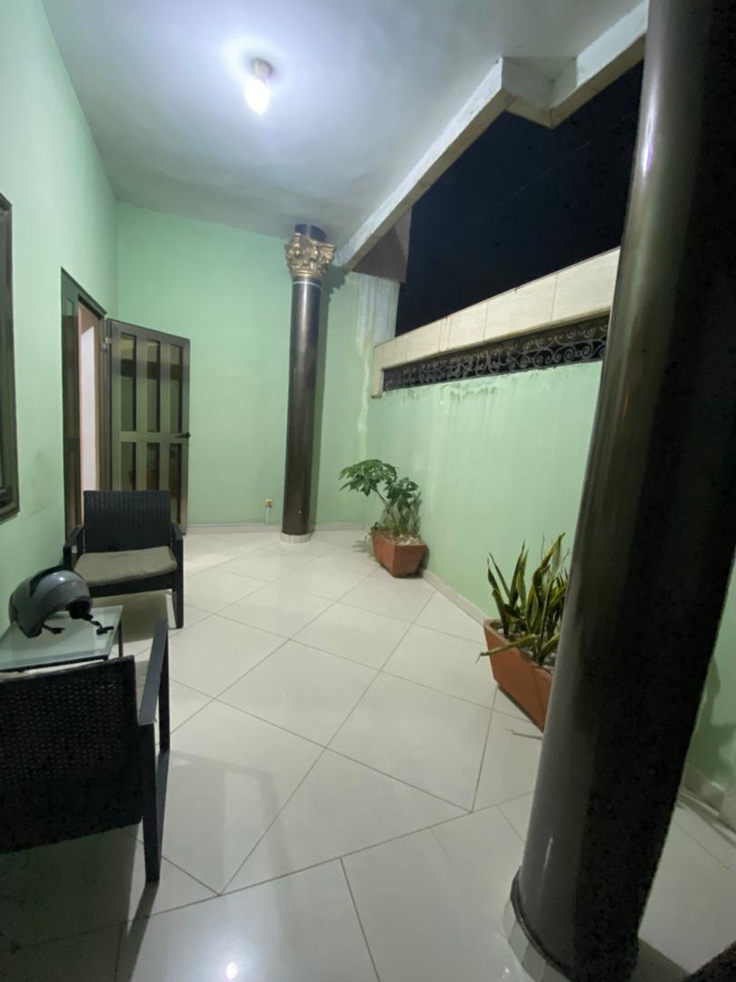 Appartement entrée personnelle meublée à louer à Cotonou Fidjrossè
