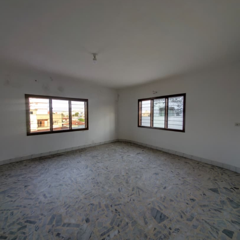 Bureau à louer à Cotonou Cadjèhoun