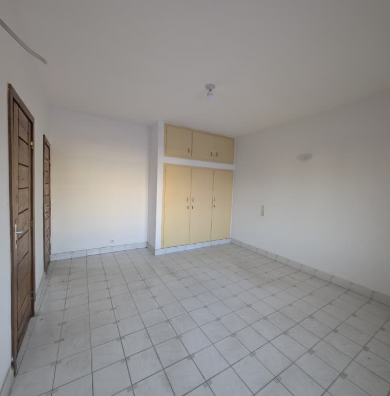 Bureau à louer à Cotonou Cadjèhoun