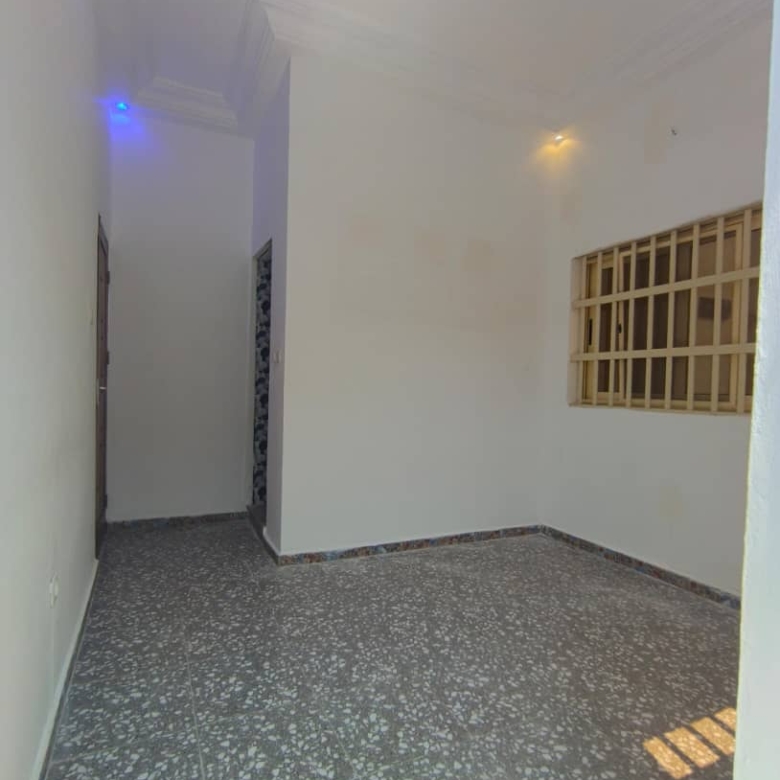 Entrée personnelle à louer à Cotonou Fidrossè Plage