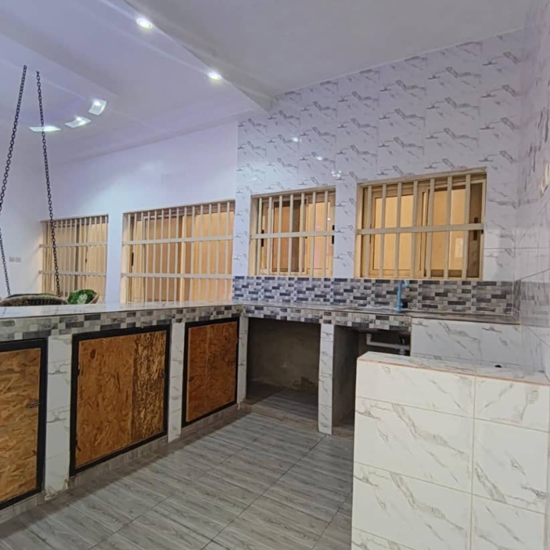 Entrée personnelle à louer à Cotonou Fidrossè Plage