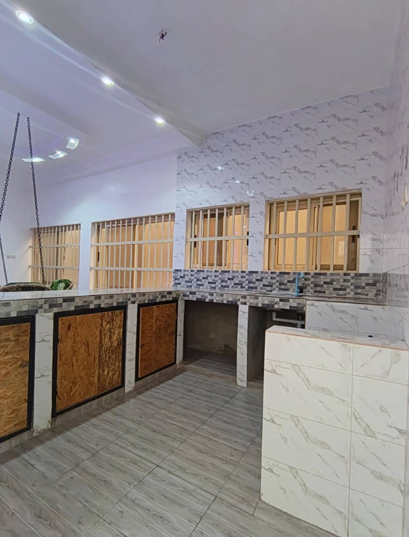 Entrée personnelle à louer à Cotonou Fidrossè Plage