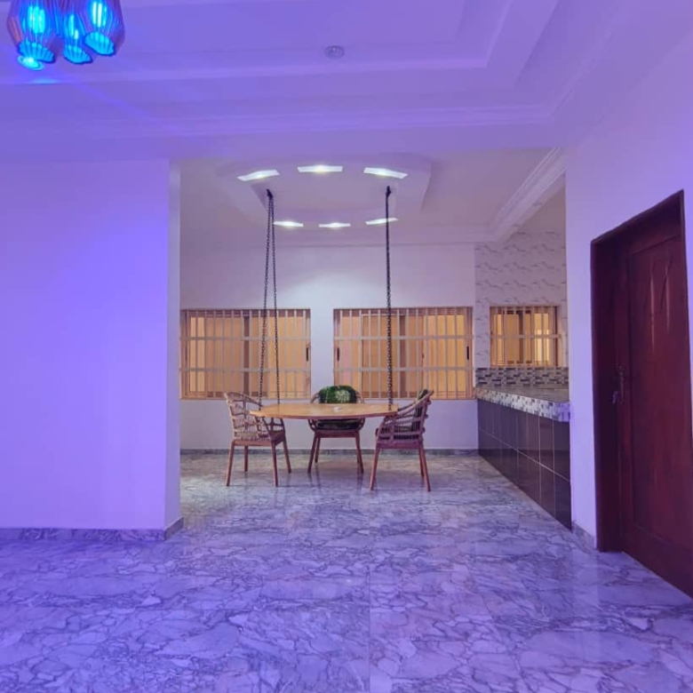 Entrée personnelle à louer à Cotonou Fidrossè Plage